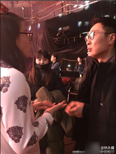 林永健晒和傅园慧合照， 疑为春晚彩排 (组图)