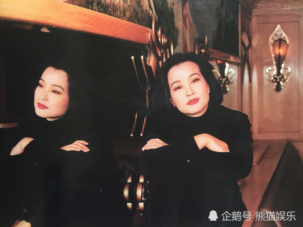 刘晓庆67岁生日,年轻旧照罕见曝光,颜值太惊艳