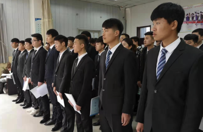 面试官:下班时间你会无偿加班吗?80后回答"会",却被淘汰