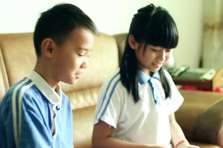 初中时,最容易沦陷进"早恋"的3类女生,班主任:真心拦不住!