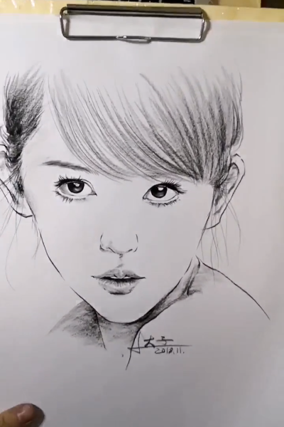 美术生素描脸部轮廓作品,看到成品网友直呼:没错,是我