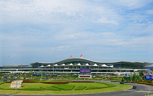 目前,长沙黄花国际机场已经迈入t1,t2双航站楼双跑道运营时代