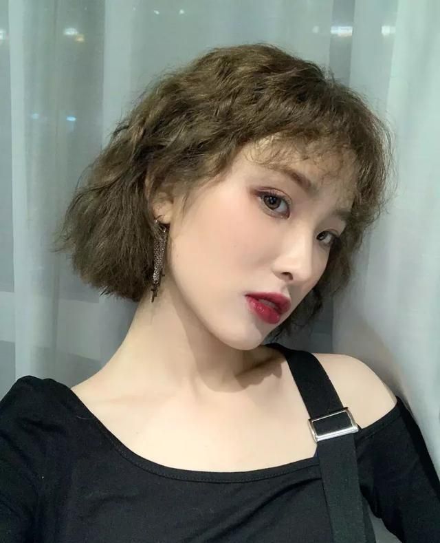 羊毛卷适合什么发型女生?