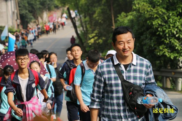 走进体艺特色学校——重庆市鱼洞中学校