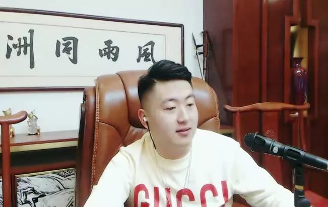 小洲创立传媒公司在沈阳与舞帝做邻居蓝小天已应允