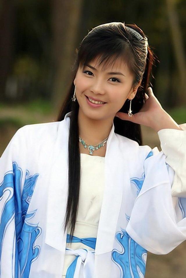 刘涛年轻时照片很惊人,她的美总是刚刚好
