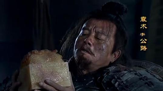为什么袁绍和袁术闹决裂,只因这两个人死了