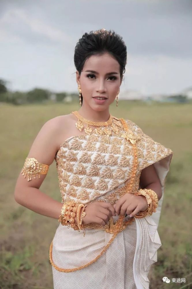 惊艳!了解柬埔寨从高棉传统服饰开始(组图)