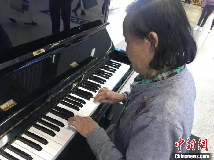 泉水响曲谱_边疆的泉水清又纯曲谱(3)