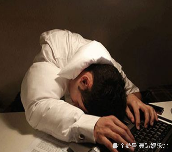 学生党"熬夜成瘾",晨起若出现这3异常,或许"猝死"就在