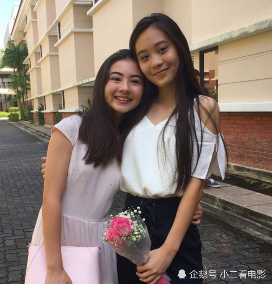 大女儿还是一个学霸,如今在哈佛大学读书,还被耶鲁和普林斯顿录取过.