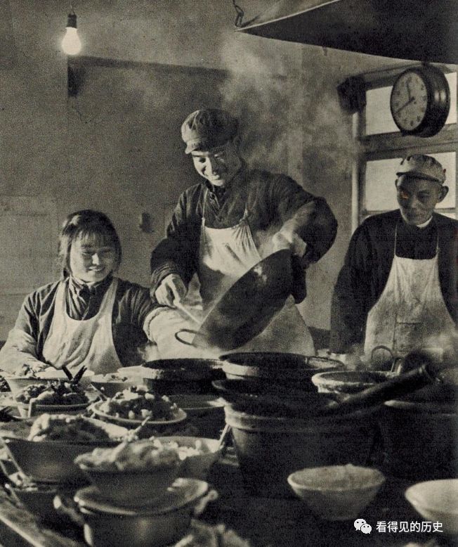 老照片70年代安徽马鞍山的饭店油渣豆腐汤一毛钱一碗