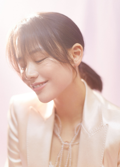 马思纯瘦出颜值巅峰,穿修身装大秀曲线,好身材连杨幂都要羡慕