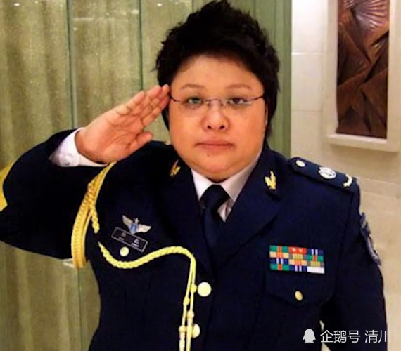 五位当过兵的女星,刘涛在部队喂猪孙俪是文艺兵,而她军衔很高