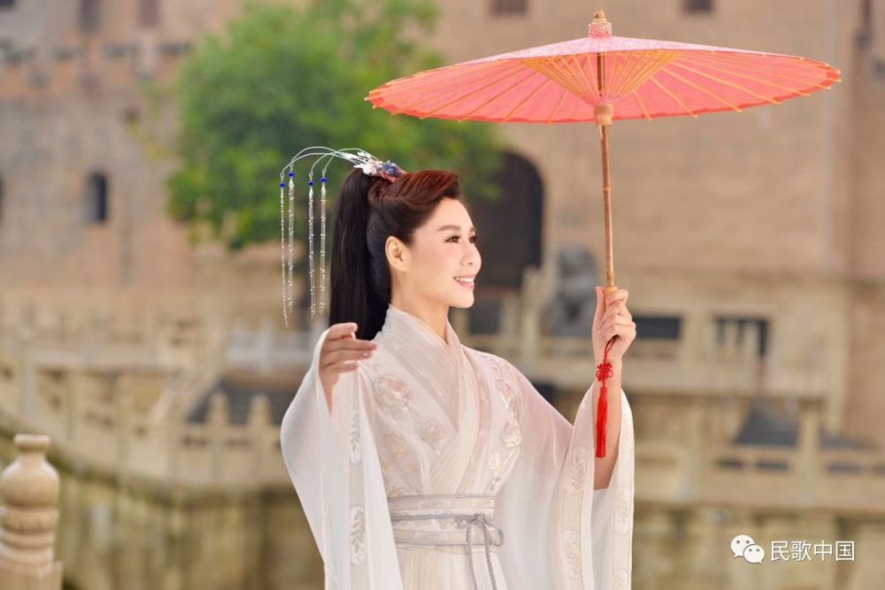 水心歌曲曲谱_钢琴简单曲谱(3)
