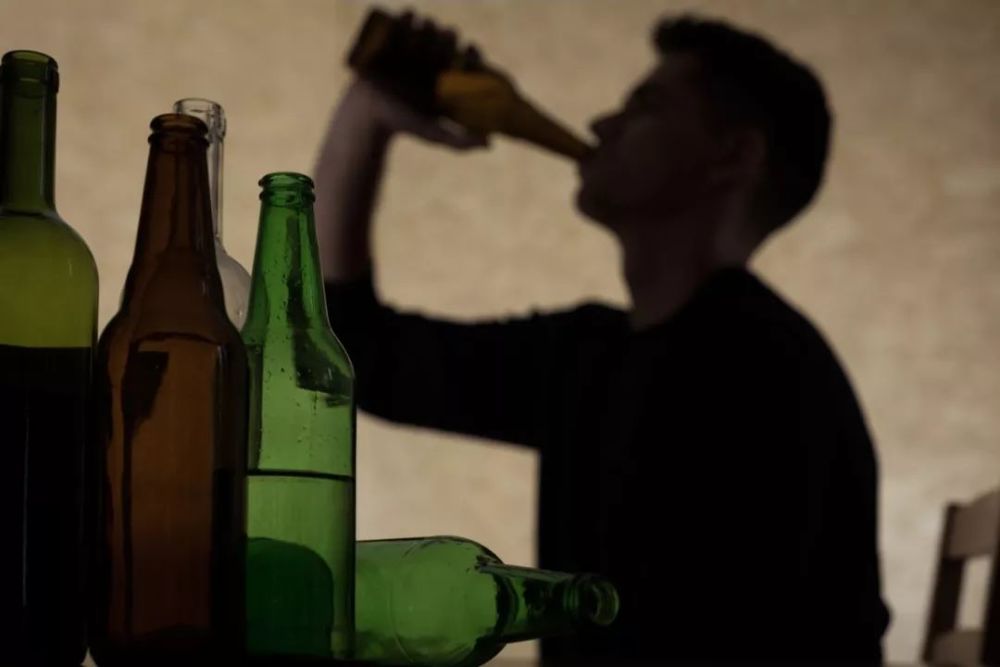 嗜烟酒