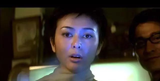 2005与霍建华,吴镇宇主演剧情片《做头》,这也是关之琳的最后一部电影