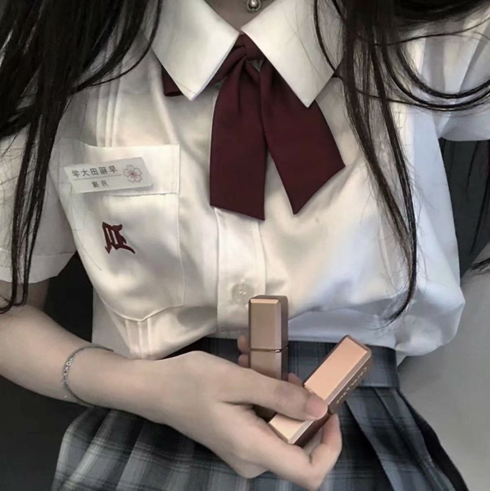 丧系.女生头像:算了吧,反正爱而不得的又不只是我一个!