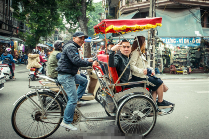 越南的奇葩三轮车,名字竟叫"客先死?如此不吉利你敢坐么!