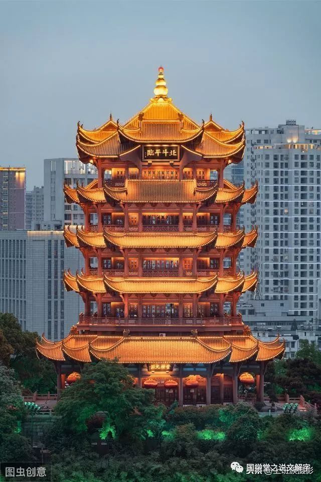 楼阁特指中国古代建筑中的多层建筑物.楼与阁在早期是有区别的.