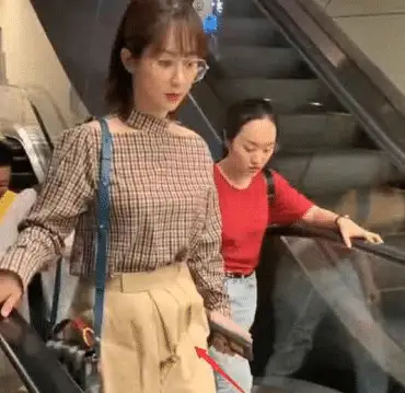 没有修图的杨紫长啥样镜头对准她肚子那一刻网友经历了啥