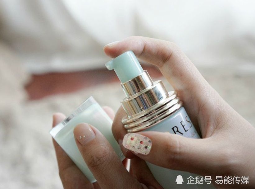 涂抹精华液时要注意,很多人都忽略了,这几点你都知道