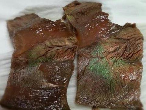 卤牛肉泛"绿光"是发霉了吗?很多人不懂,扔掉就可惜了