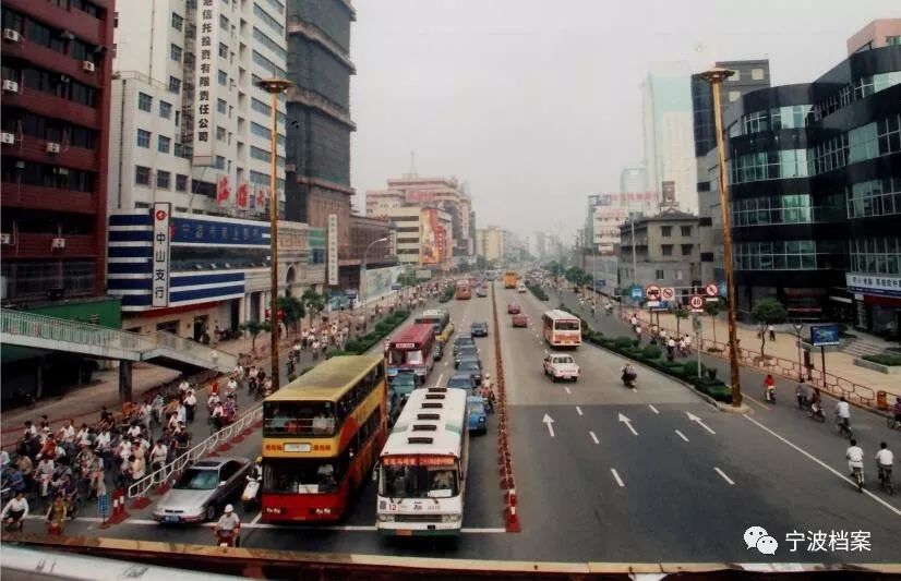 1998年东门口街景
