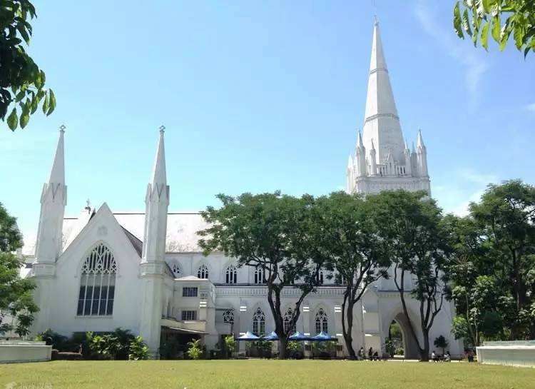 这座在柯南剧场版中按照惯例被"摧毁"的城市,在现实中