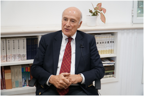 特朗普彭斯中国GDP_彭斯和特朗普图片(3)