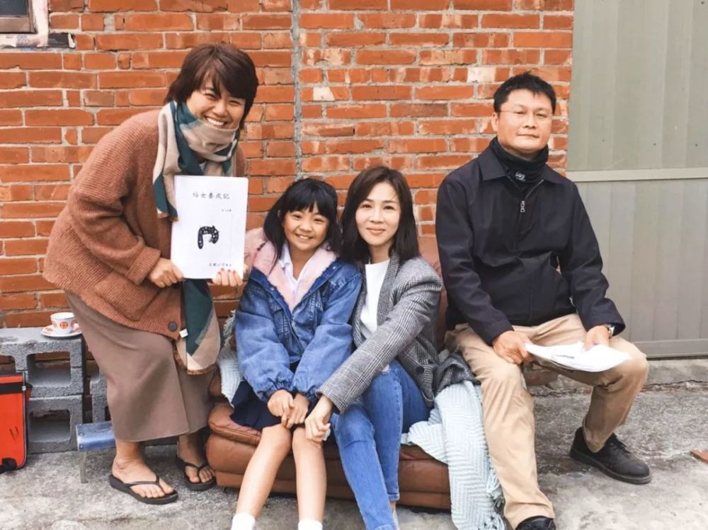 被社会标准定义为失败者, 台湾电视剧《俗女养成记》 就以