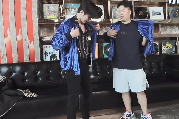 蔡徐坤杜海涛穿同款衣服,看到两人"对比图"后,忍不住