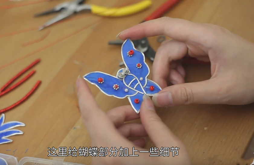 用易拉罐做"京剧凤冠",开始还不信,成品:没感情的扣6机器就是我