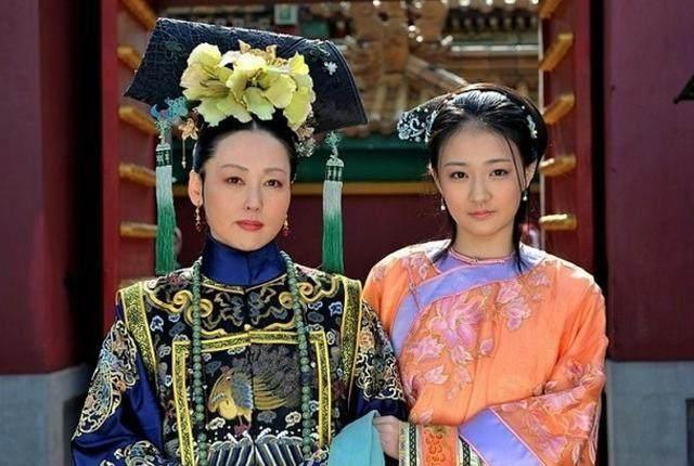 很显然甄远道在甄嬛与甄玉娆长相的基因遗传的并不多,她们姐