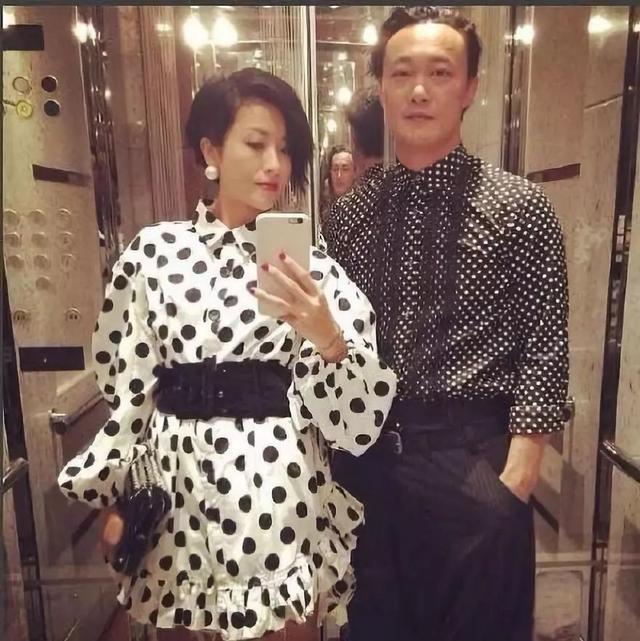 徐濠萦长得丑,品位不行,没办法,陈奕迅就是爱她!