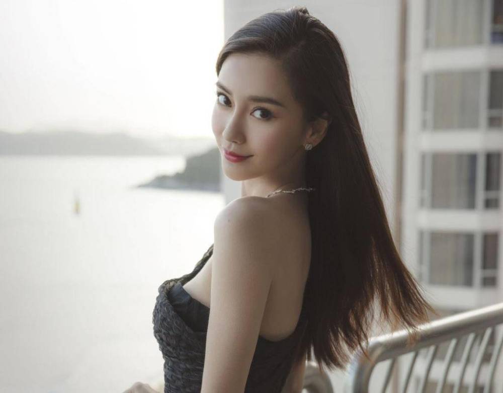 baby王源吸烟被批,李小璐风波遭群嘲,明星道德