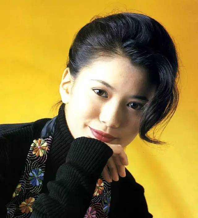 袁咏仪少女照曝光,总算知道为何都叫她靓靓