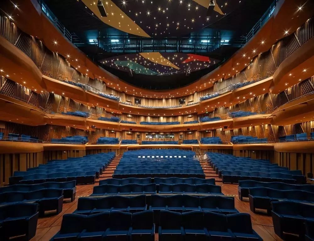 上音歌剧院:"浮在弹簧上"的上海文化新地标