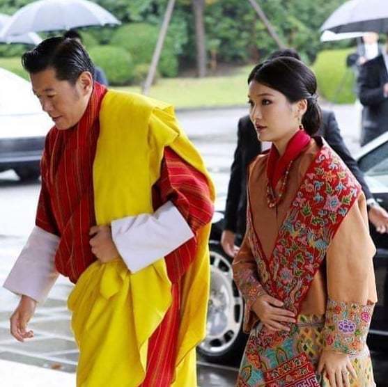38岁不丹公主美得清新脱俗绿衣配条纹裙太惊艳比王后更加动人