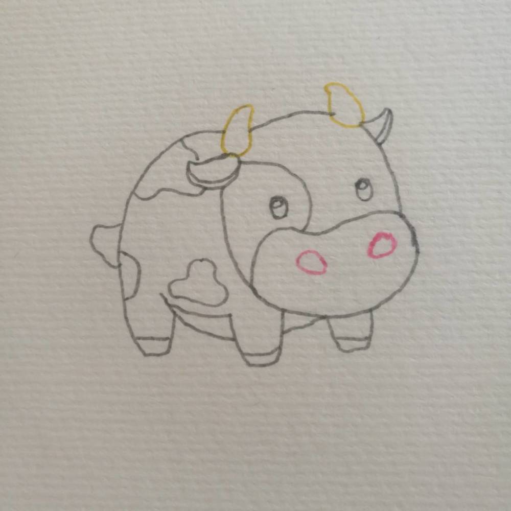 拼多多的小奶牛今天你喂了吗?(小奶牛简笔画)