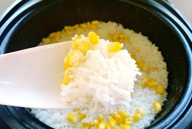 米饭我家就爱这样煮,多加1把这个,好吃不长胖,减肥吃它正好吗每天吃不吃饭可以减肥水果图片