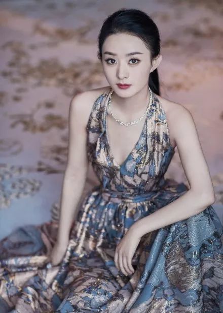 低马尾忒土气了,赵丽颖教你扎最流行的"龙须马尾",俏皮又减龄