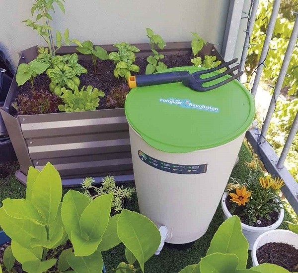 一款波卡西家用餐厨垃圾堆肥桶
