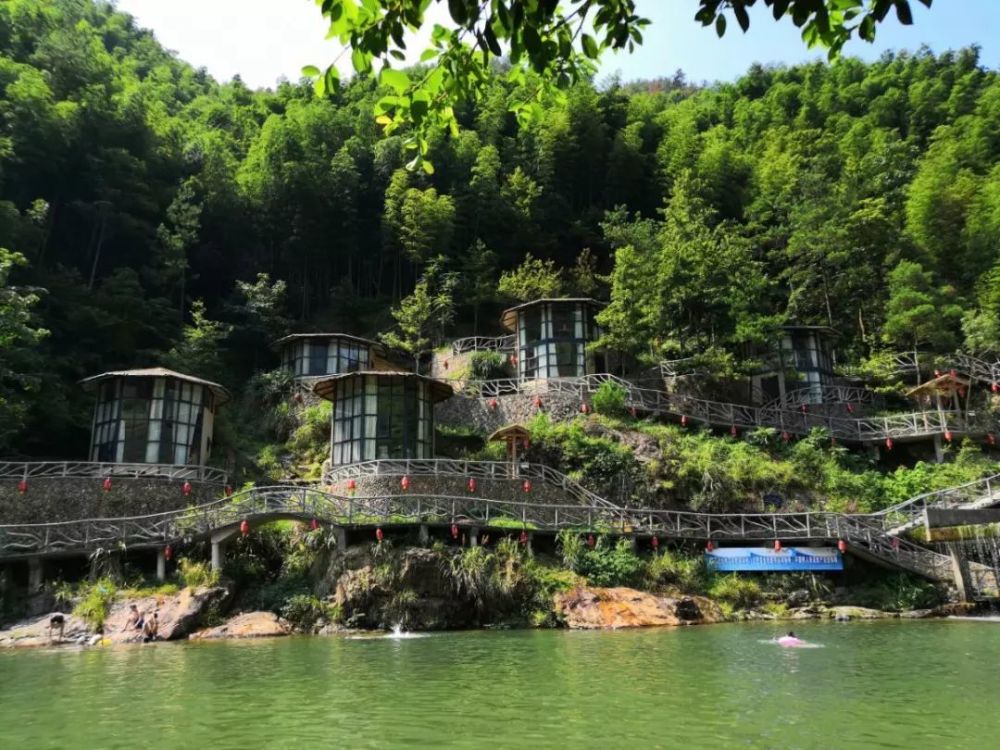 来这个平阳网红村追寻与世隔绝的绝美仙境,还有停不下来的美食