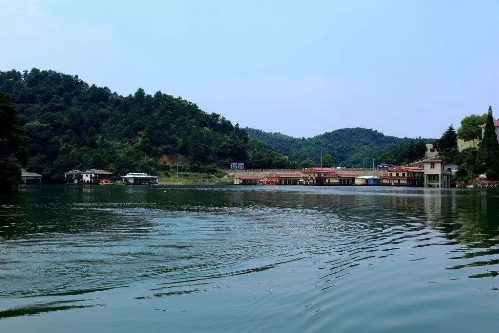 1988年属株洲市郊区.1992年划出4个村组建大京乡.1993