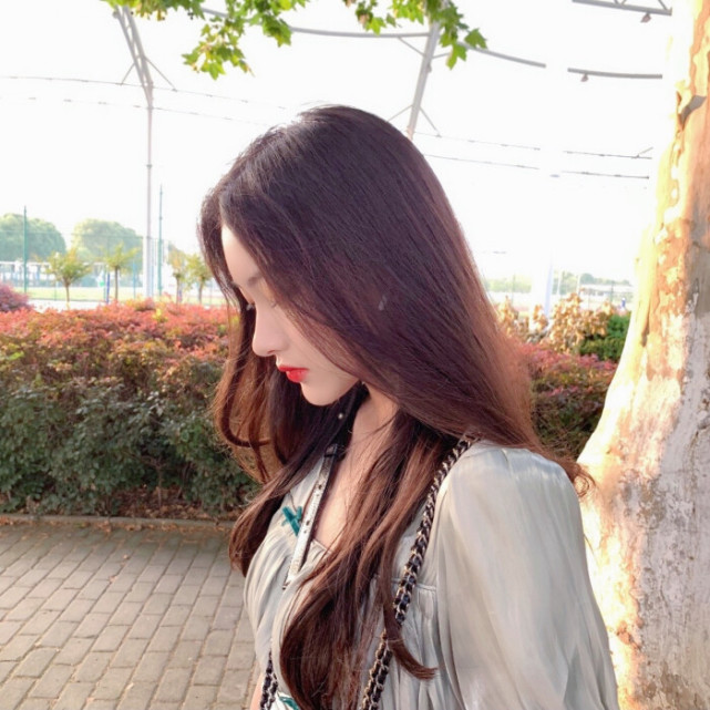 ins超火女生头像:时间越久,越不愿离开你,这才叫爱人