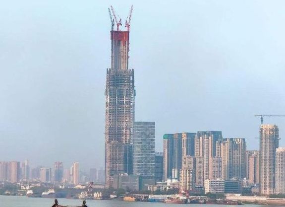 我国最"心酸"的大厦,曾号称成中国第一高楼,却被砍181