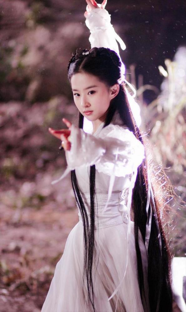 刘亦菲当年演小龙女的珍稀剧照,终于知道为什么无人超越了