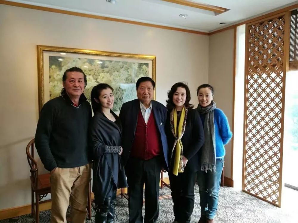 鲁家贤:赤子情深 厚报桑梓
