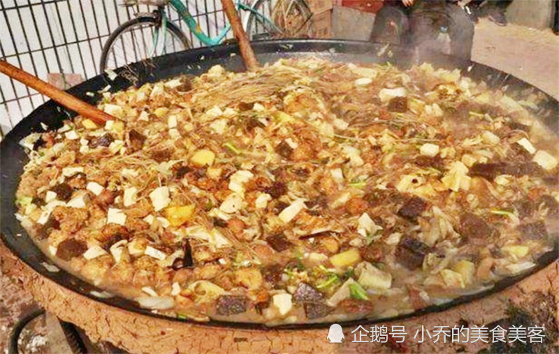 农村里红白喜事上的"大锅菜",说真的,这种菜,才是真正